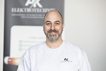 Andreas ist Elektrohelfer bei A-K-Elektrotechnik