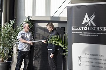 Andreas Küpper im Beratungsgespräch mit einem Kunden